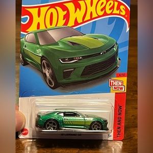 Hotwheels 2018 Chevrolet Camaro SS